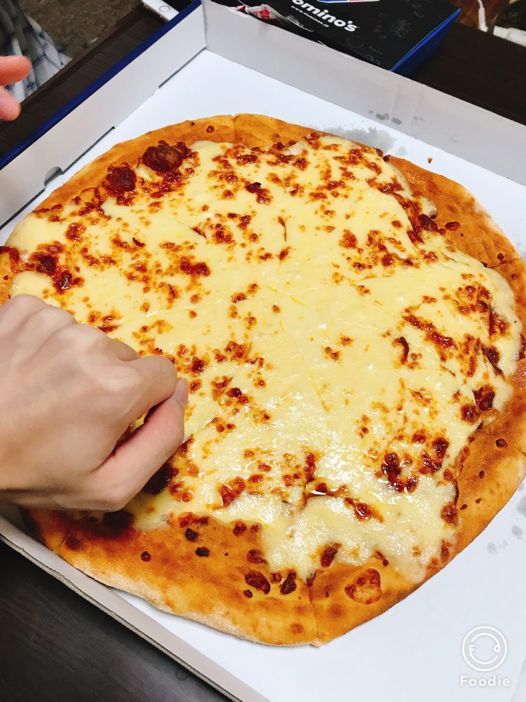 1kgチーズピザチャレンジ 完食失敗に終わる 次世代情報技術研究所 仮